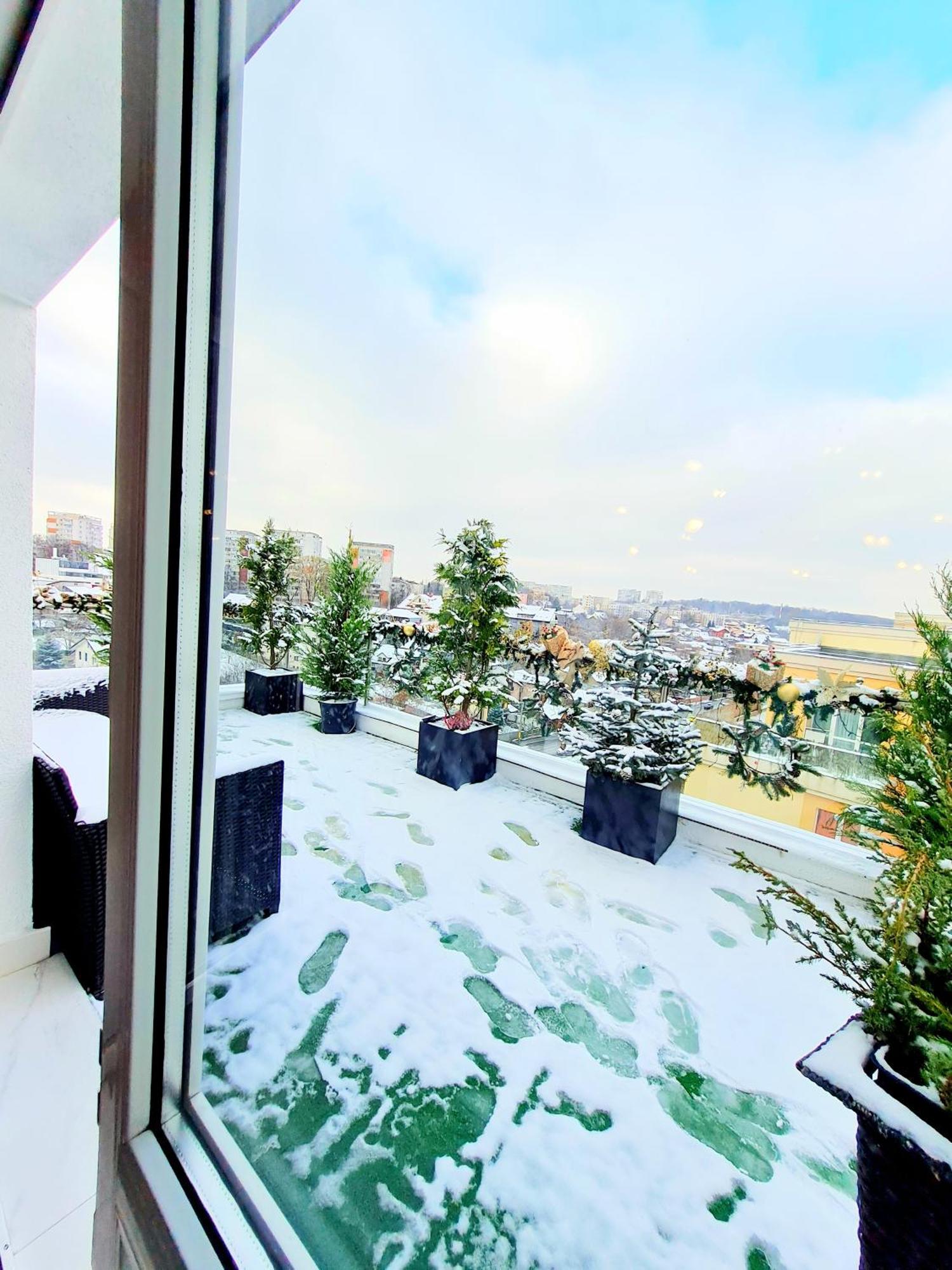 Penthouse Aeroport Iasi Apartment Exterior foto