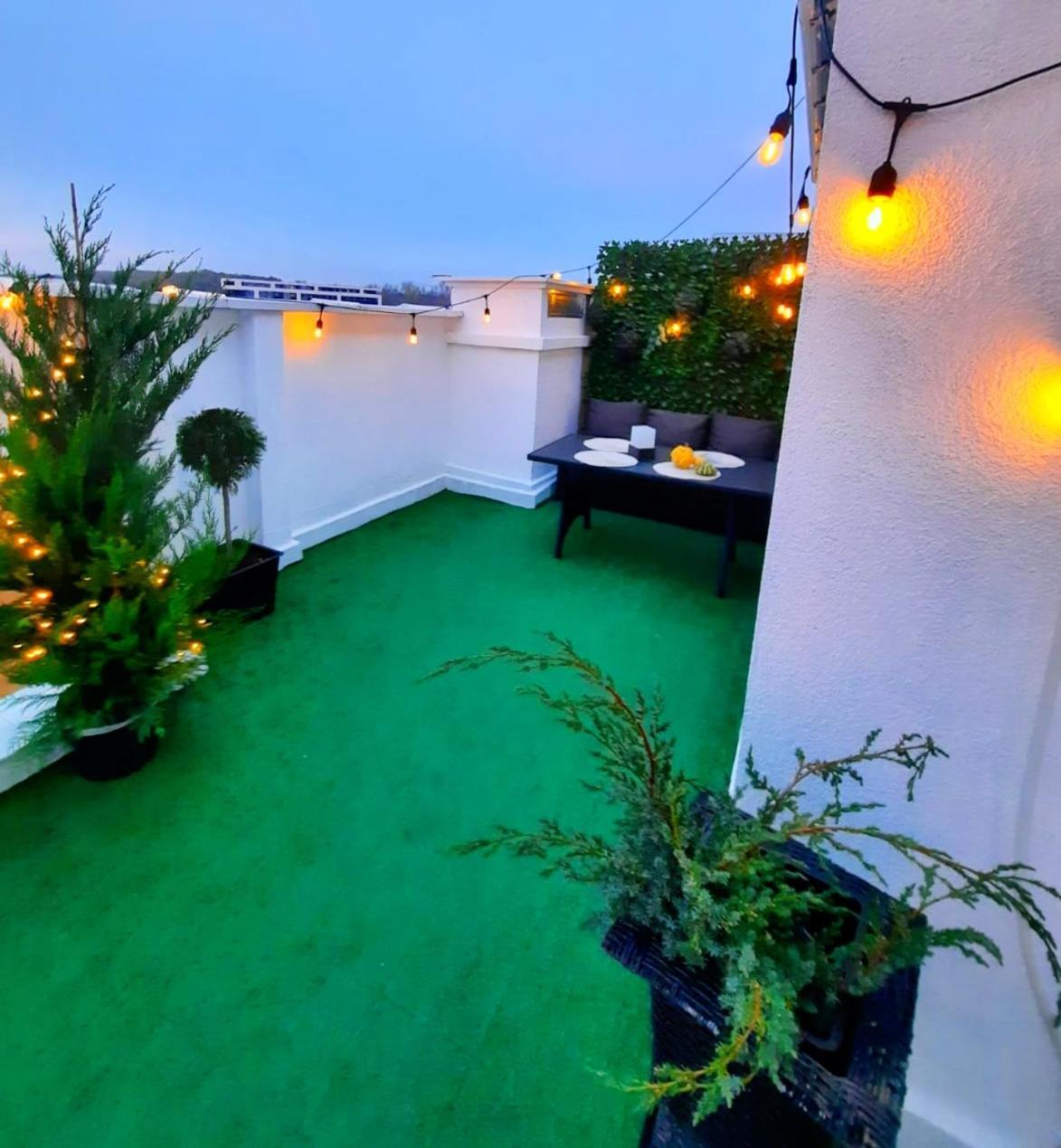 Penthouse Aeroport Iasi Apartment Exterior foto